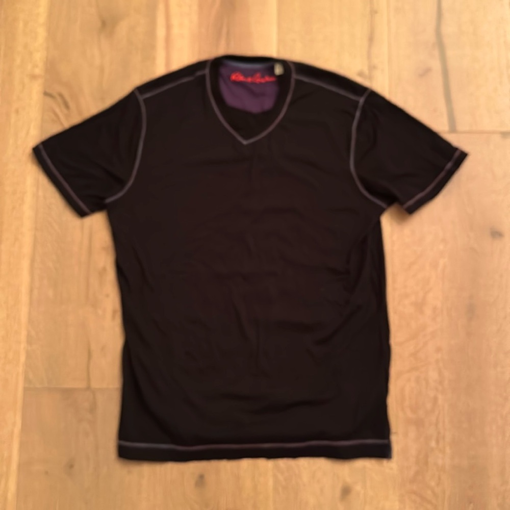 Robert Graham V Neck Tshirt
